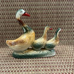 Vintage Lusterware Family Of Goose.