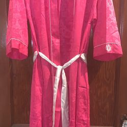 CHRISTIAN DIOR WOMENS FULL LENGHT LOUNGE WEAR PINK FLORAL SLEEP WEAR MONOGRAMED 17 “ Shoulders x 50 “ LENGHT - PRISTINE OPEN BOX UNUSED ***