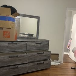 Dresser