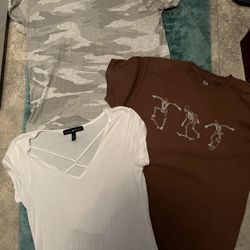 Womens Shirts Size Medium  Dresses Skirts Tanks