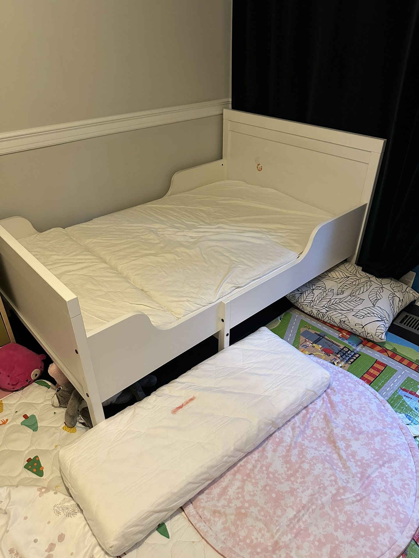 Ikea SUNDVIK kid Extend bed frame with base and mattress