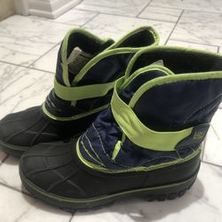 Sz 4/5 Snow Boots 