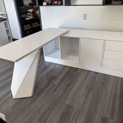 Modern White Office Desk (LIKE NEW)