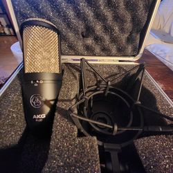 AKG P420 Microphone