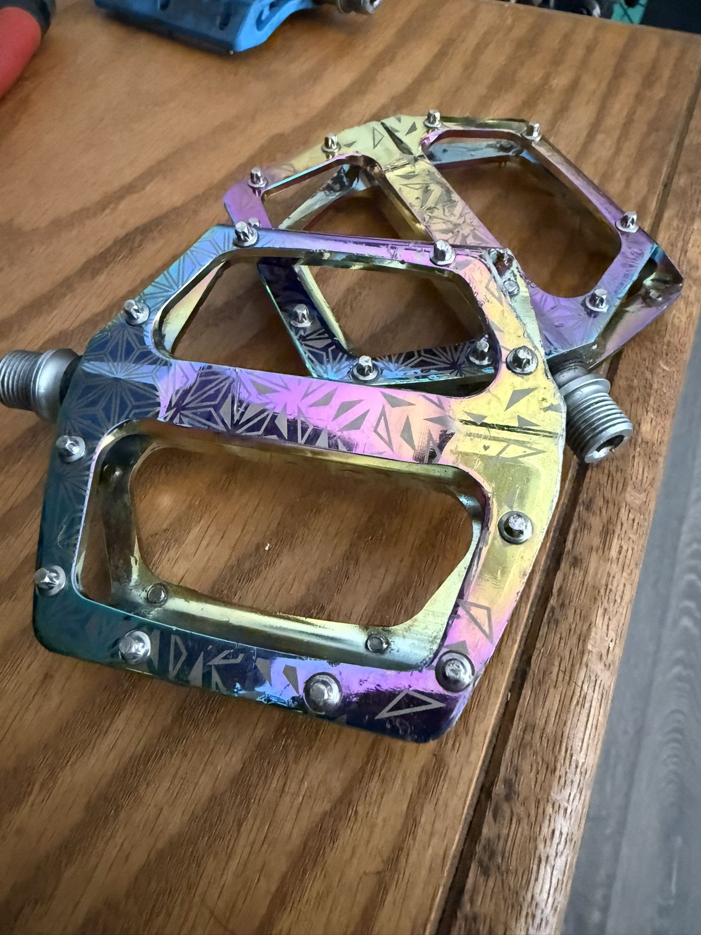 Supacaz Oil Slick Pedals Cash