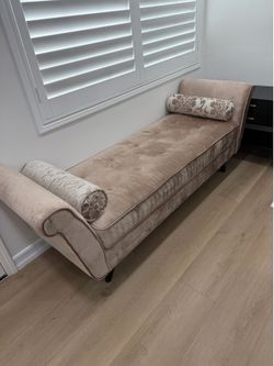 Blush color bench