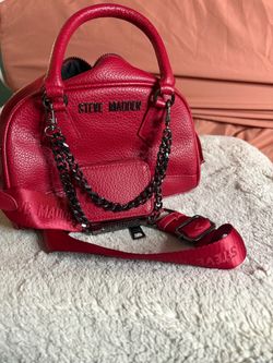 red steve madden purse