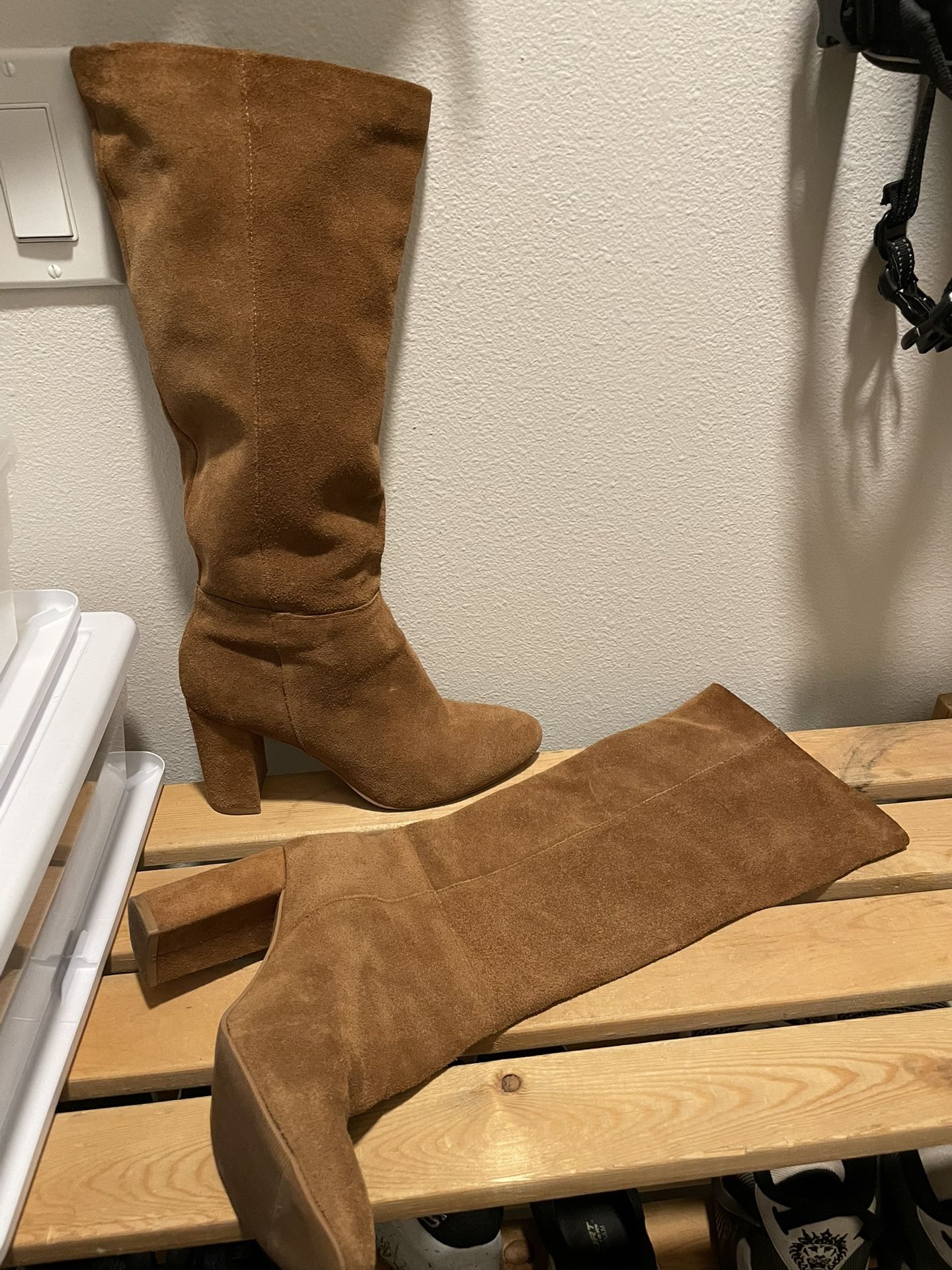 Chinese Laundry Golden Hour Boots Sz 6.5 (real suede)