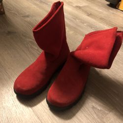 Red Snow Boots - Woman’s Size 9