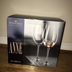 Wine Glass Set NEW IN BOX