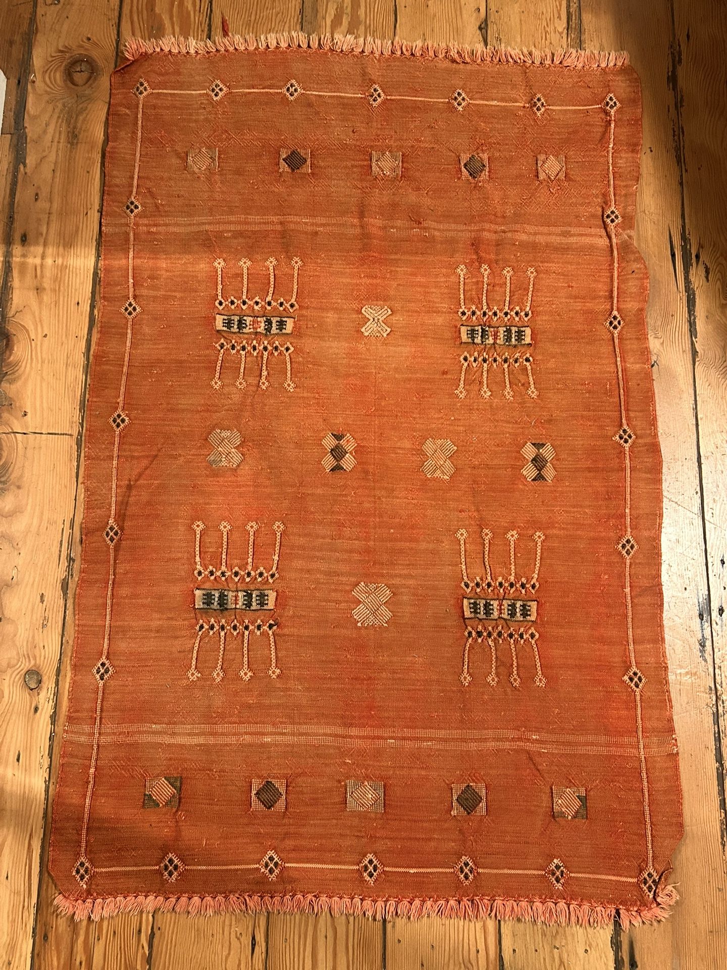 Vintage Silk Area Rug for Sale in Los Angeles, CA - OfferUp