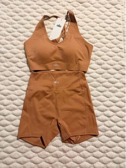 ALO Yoga Women's Coffee Sports Bra & Shorts Set Size M Athletic Stretch