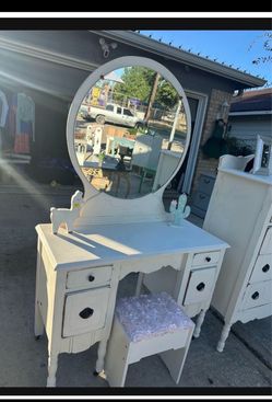 Vintage vanity