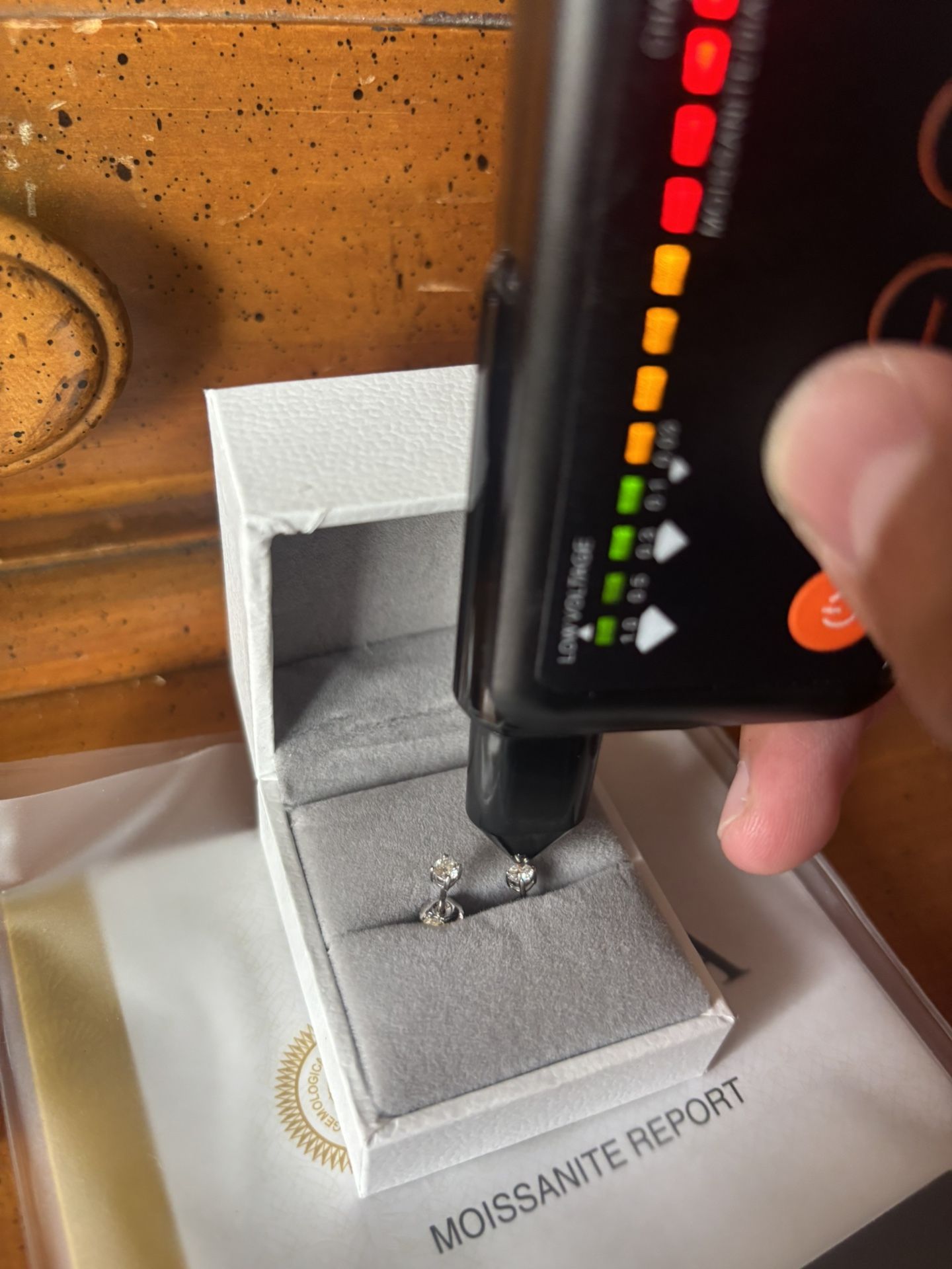 ✅Sterling Silver 925 3mm ✅White Gold VVS Moissanite ✅Stud Earrings Screw Back ✅Passes Diamond Tester and Comes With ✅Certificate