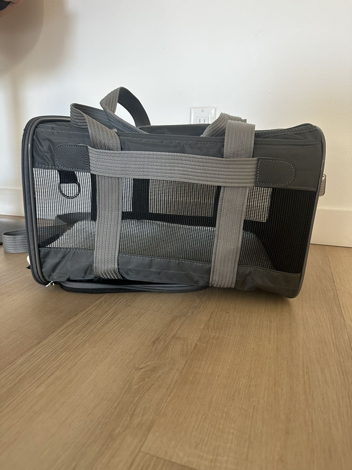 New Travel Pet Carrier