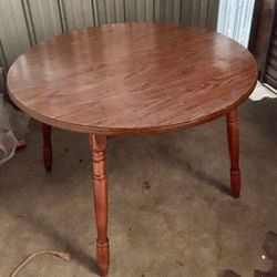 Antique style round table. $50. Must go this week. Westport area