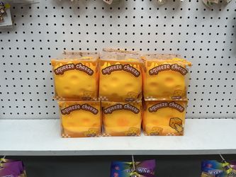6 Non Brand Jumbo Cheese
