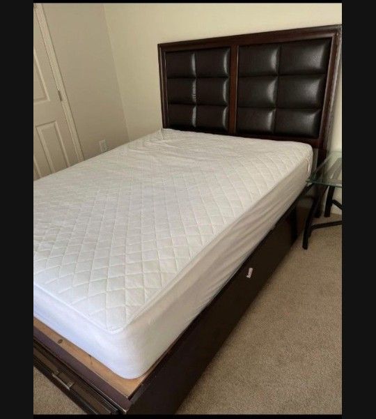 Queen Size Bed Frame With 2 Drawers