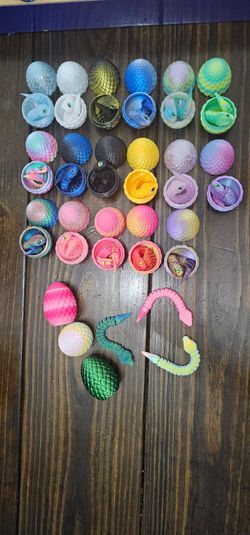 3D Printed Snakes With Their Egg