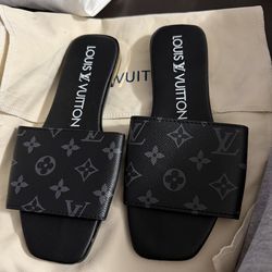 Women’s sandals