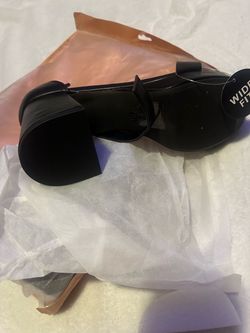 Wide fit heels