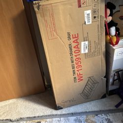 Twin Bed Farm With Drawer