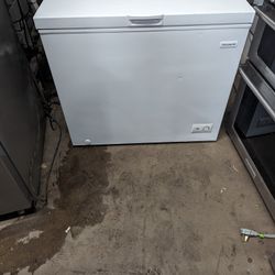 Chest Freezer 38"W, 23d, 33"H, 60 Days Warranty, Delivery Available