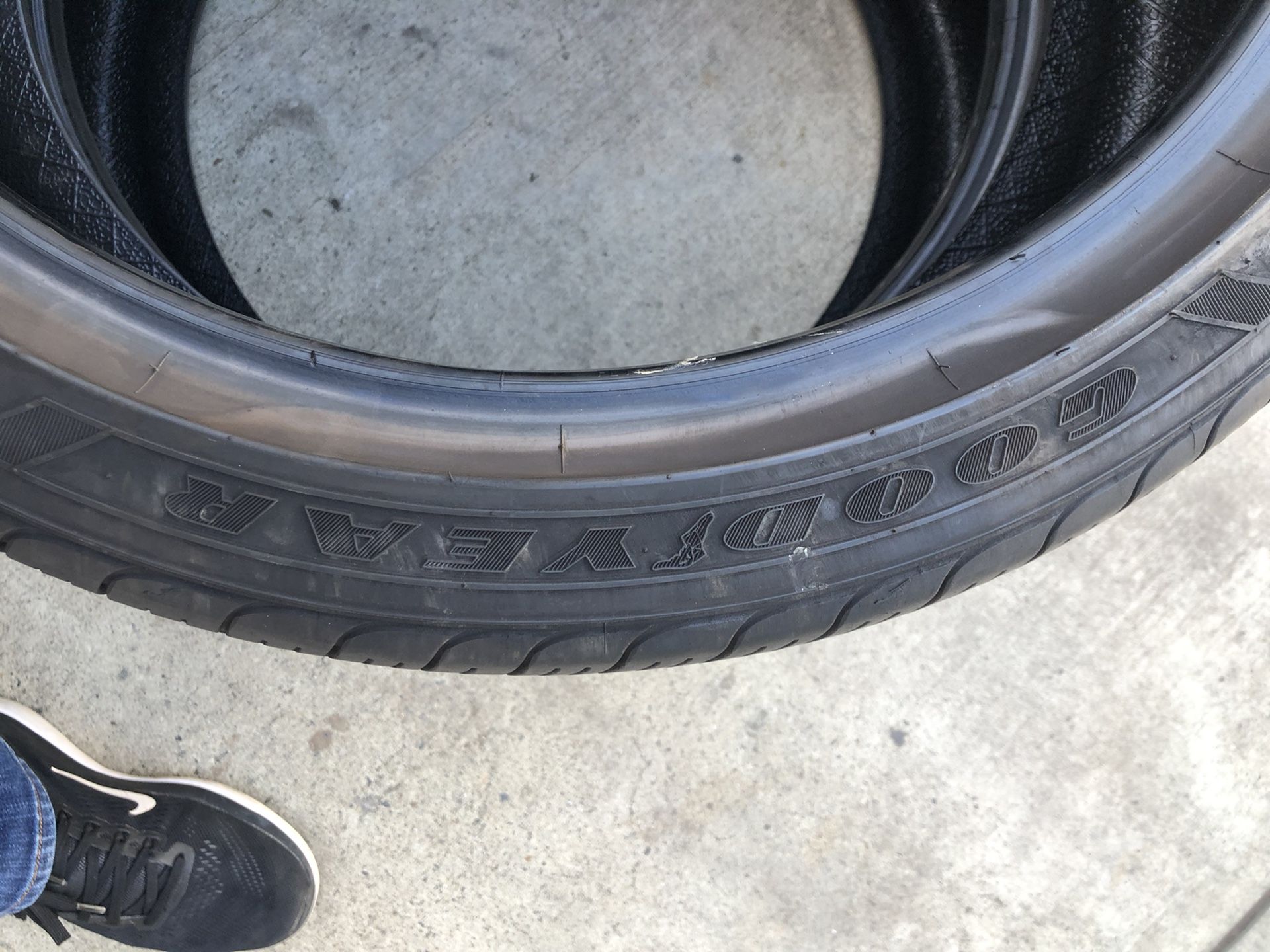 Goodyear eagle touring tires 235/40R19 for Sale in Los Angeles, CA