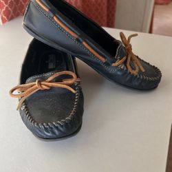 Navy moccasin 