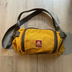 jansport skip yowell yellow nylon shoulder bag like new