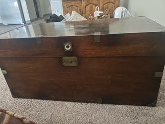 Lane cedar chest