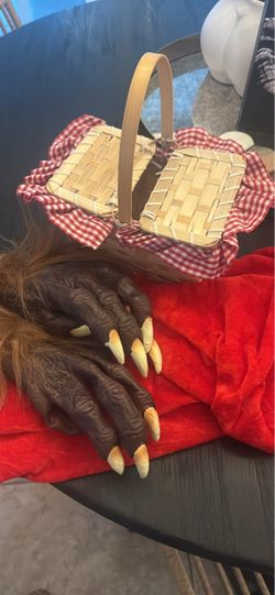 Halloween costume little red riding hood