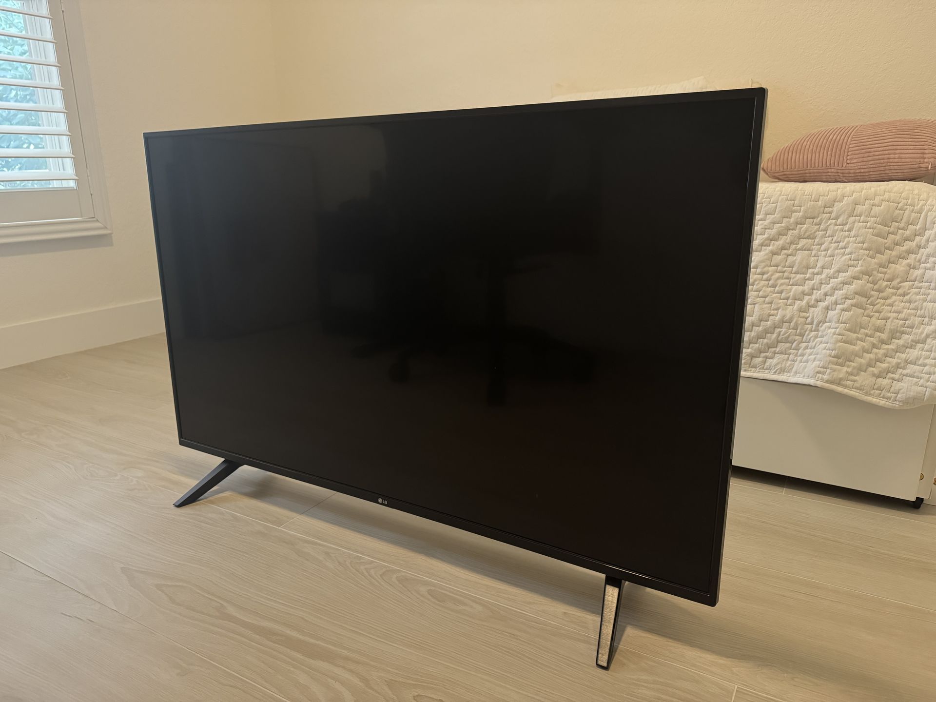 4K 50” LG Smart TV