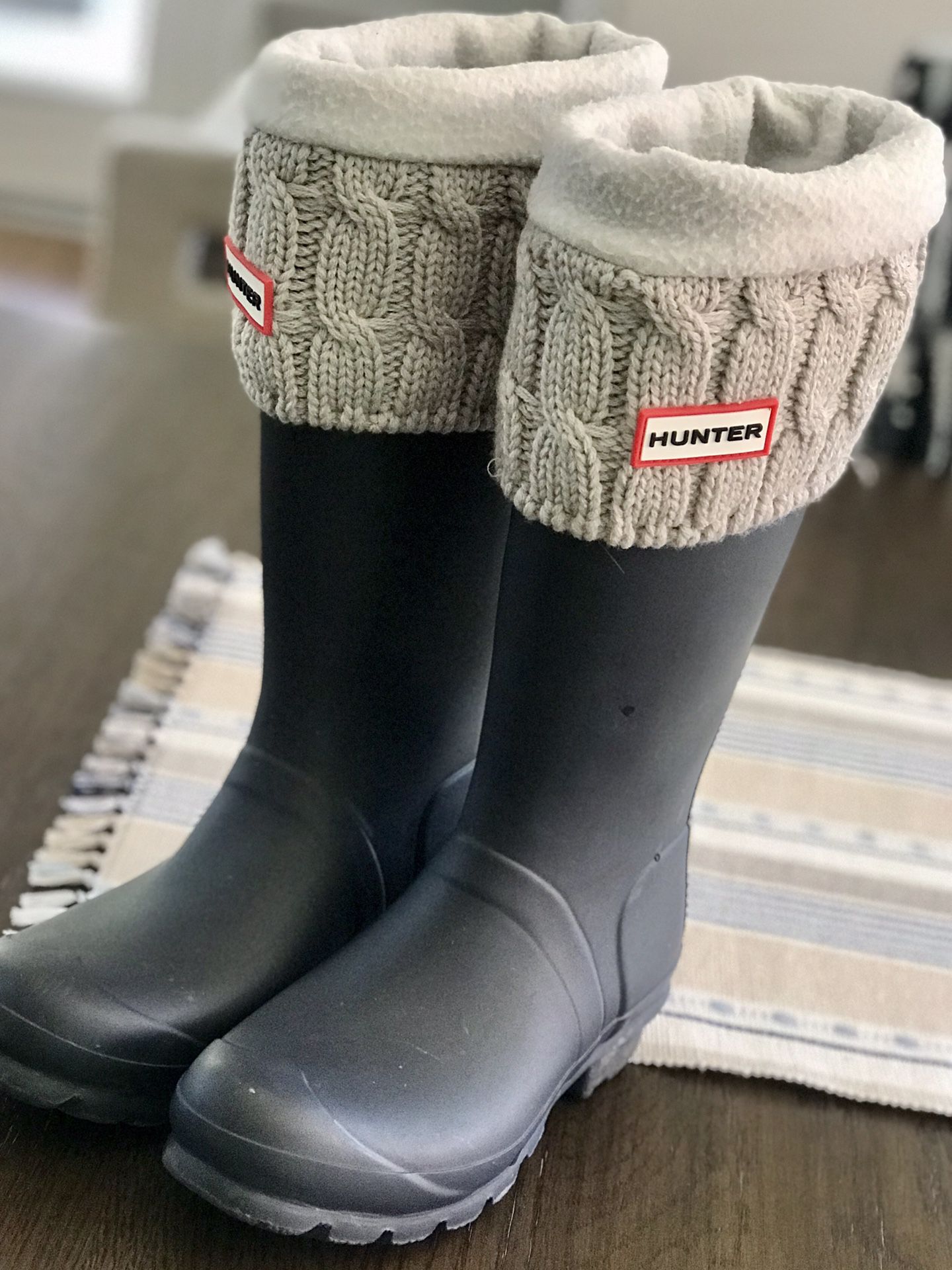 Size 6 Women’s Hunter Rain Boots