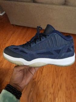 Air Jordan 11 ie Low