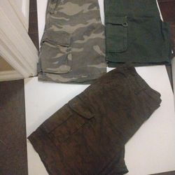Men's Cargo Army Camo Shorts W40 (read info)