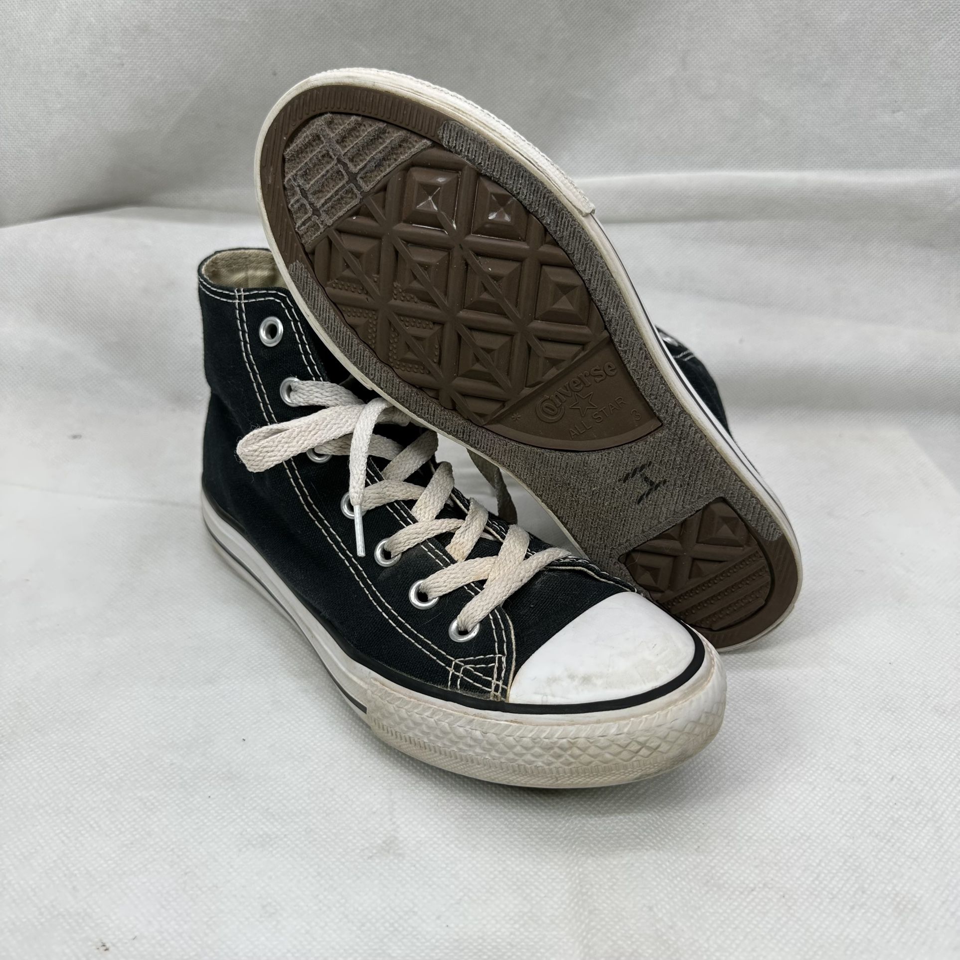 Converse Shoes Youth Size 3 Chuck Taylor All Star Sneakers Hi-Top Black 3J231