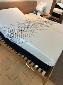 King Tempurpedic premier model adjustable bed $1500 can deliver