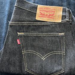 Levis, Jordan, Vans And Sweater