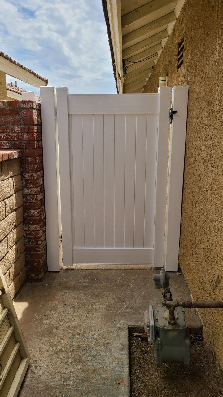 Vinyl Fencing