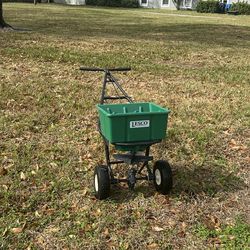 Lesco 50 lb spreader used once