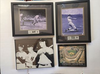 Vintage New York Yankees 1955 team photo plus Ledends Mantle and Dimaggio Yankee Stadium