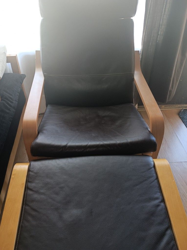 IKEA PÖANG Brown Leather Chair With Ottoman