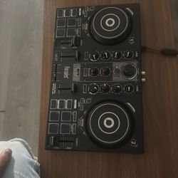 Hercules DJcontrol Inpulse 200