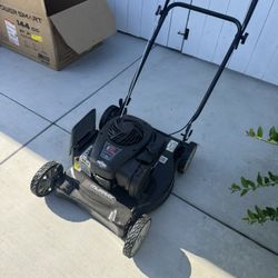 Lawnmower Briggs & Stratton E450 (almost New)