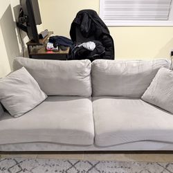 Wayfair Highland Sofa – Like New, Stylish & Comfortable