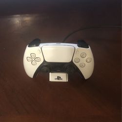 PS5 Controller W Charger Stand 