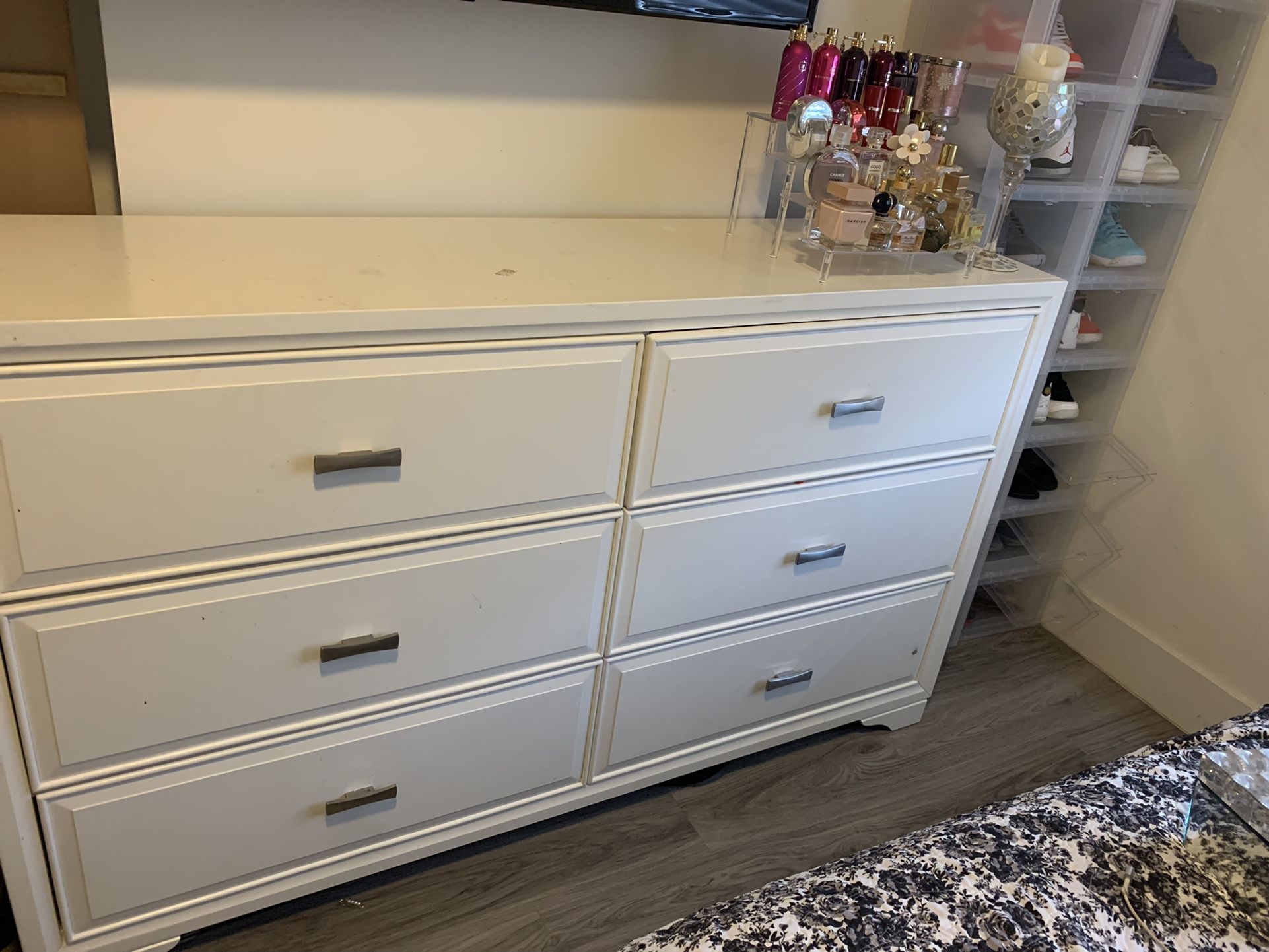 White Dresser for Sale in Fort Lauderdale, FL OfferUp