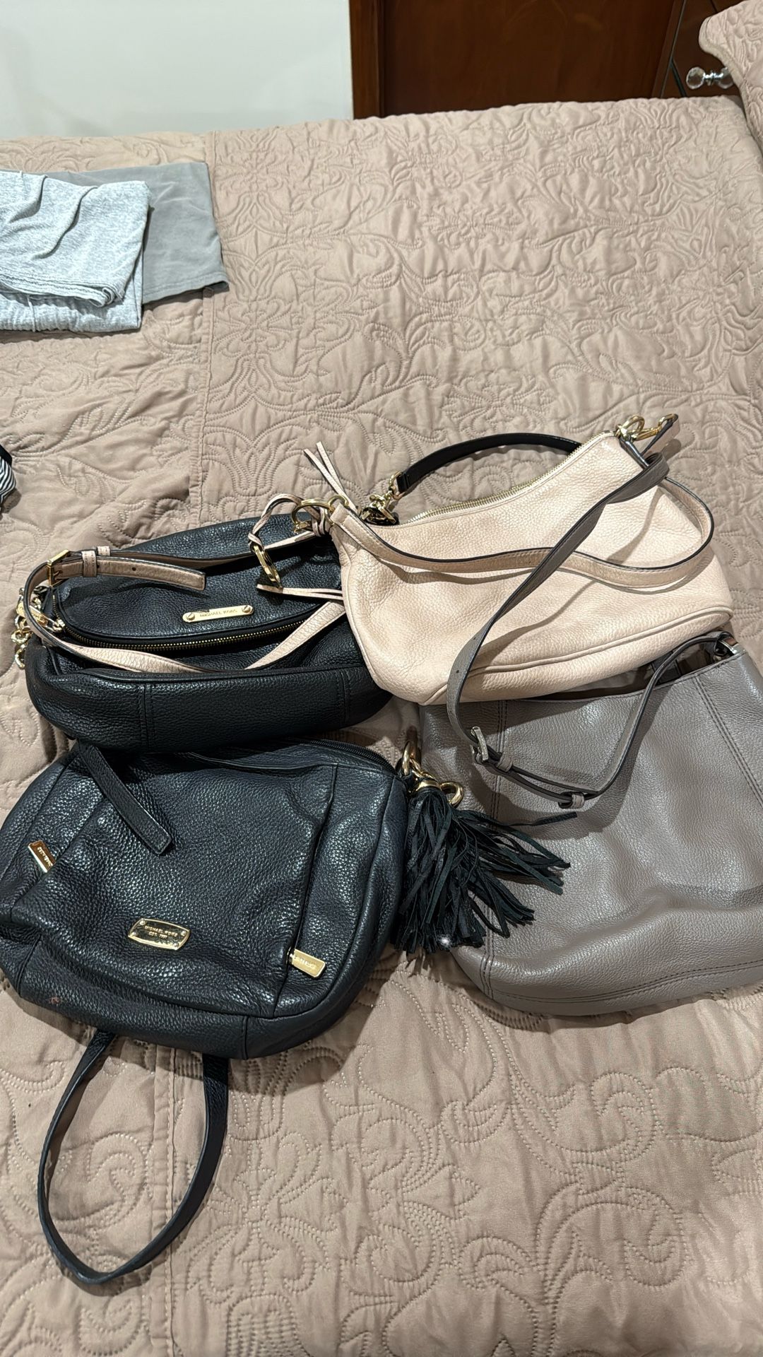 MK 4 Purses 35$ Each