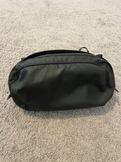 Wandrd D1 Fanny Pack / Sling Bag